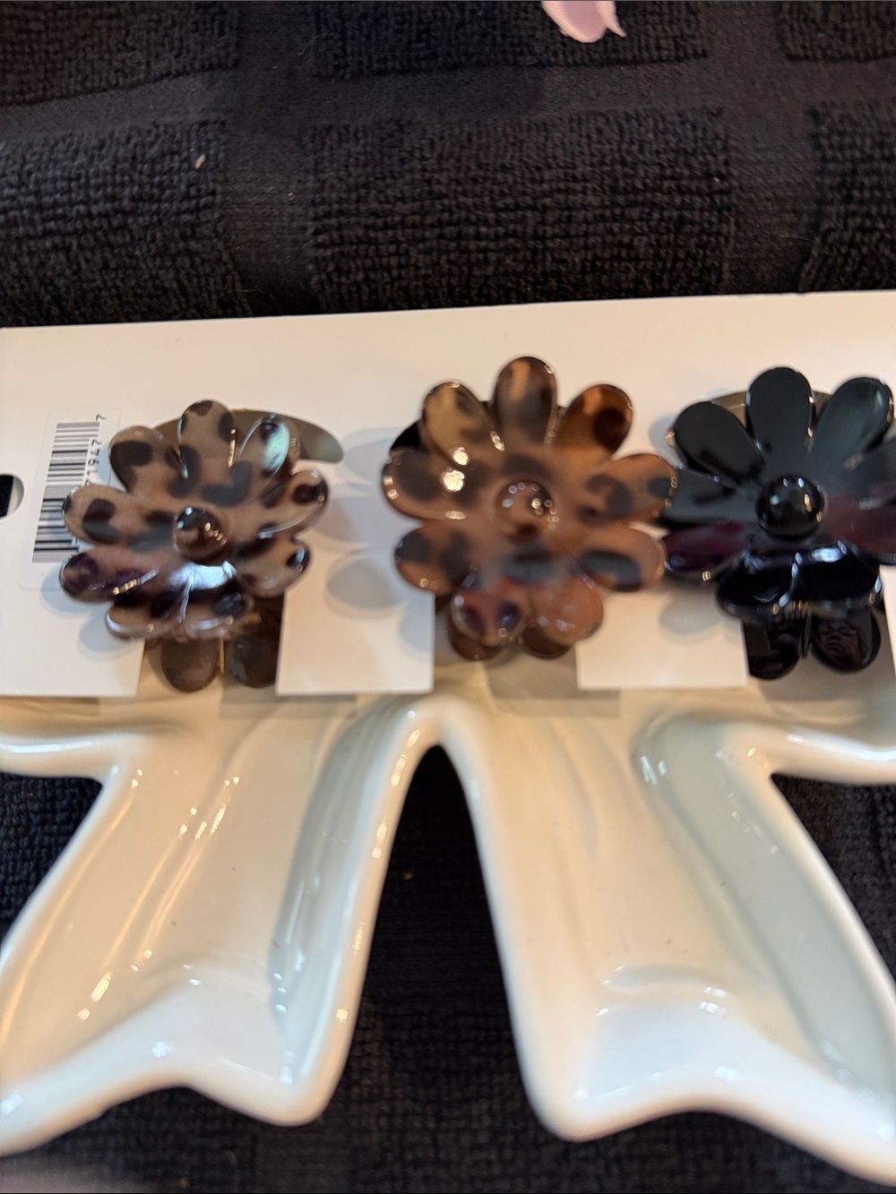 Set of 3 Floral Resin Hair Clips — Black and Brown Tones - Picture 2 of 7